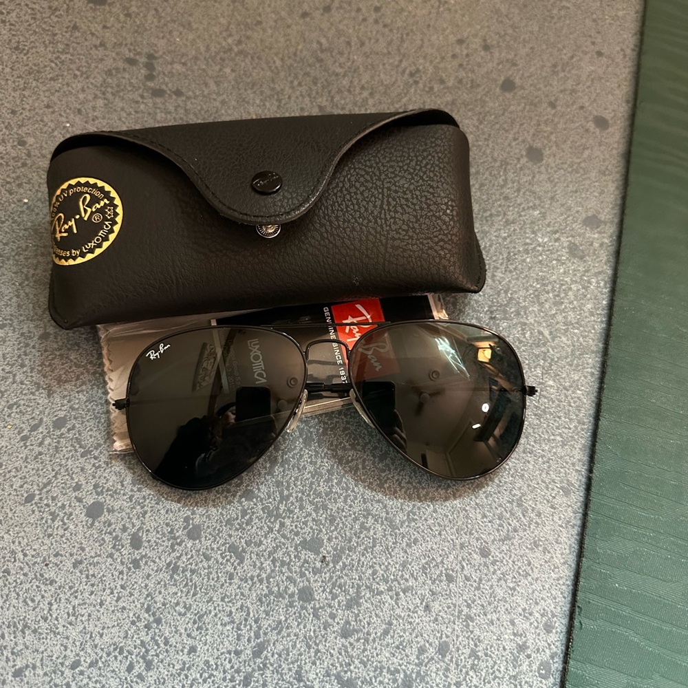 Ray-Ban Dark Aviator Large Sunglasses with Case
